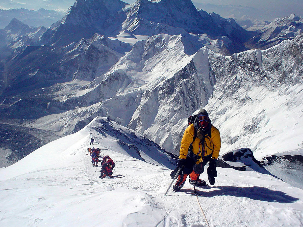 This Season Of Mount Everest Climbing Has Been Getting Worse With 6 Deaths So Far