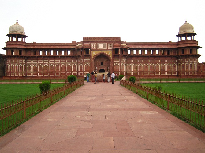 6 agra fort