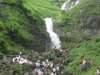 Trekking to Ajoba Hills