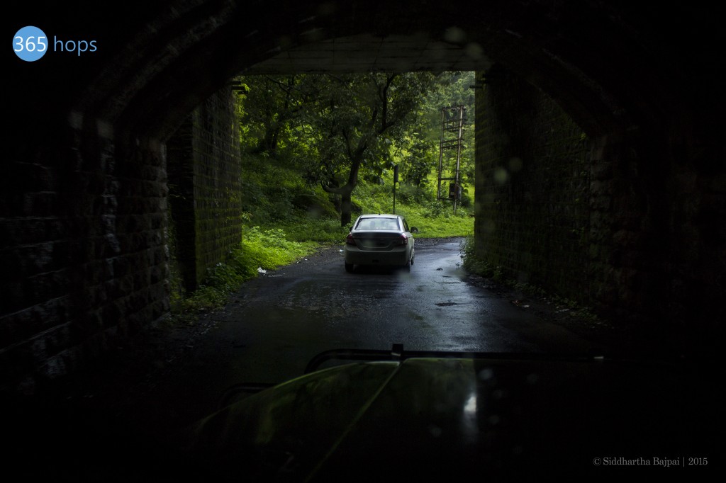 On the Way to Vihigaon waterfall 