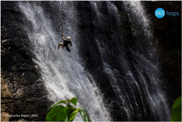 Vihi Waterfall rapelling