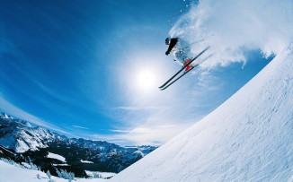 skiing in India