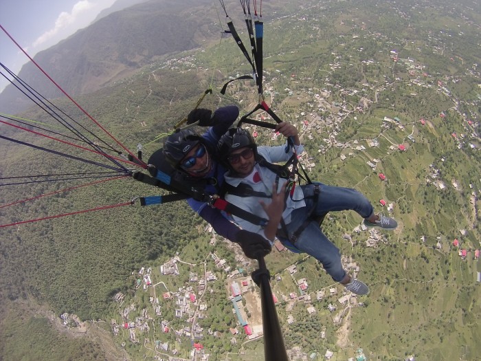 paragliding in himachal pradesh