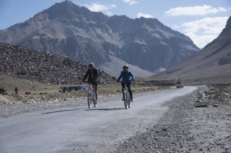 manali to leh cycling