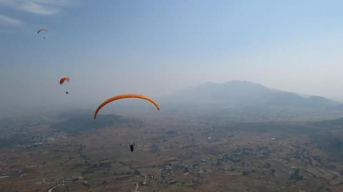 One-Day-Paragliding-tours-with-Mumbai-Travellers-720x404