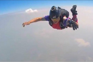 Woman-skydive-saree
