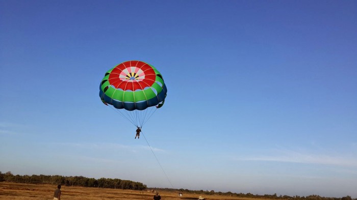 parasailing