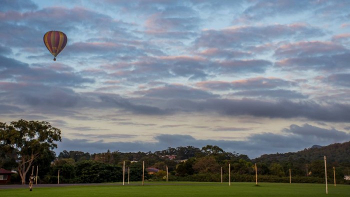 Hot air ace conquers Wollongong