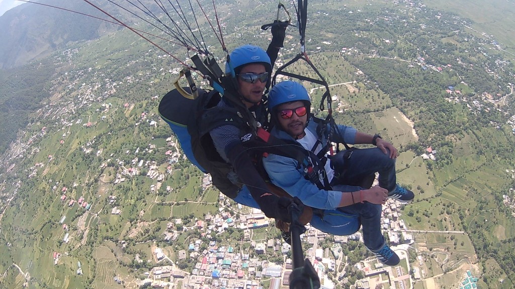 Paragliding in Bir Billing