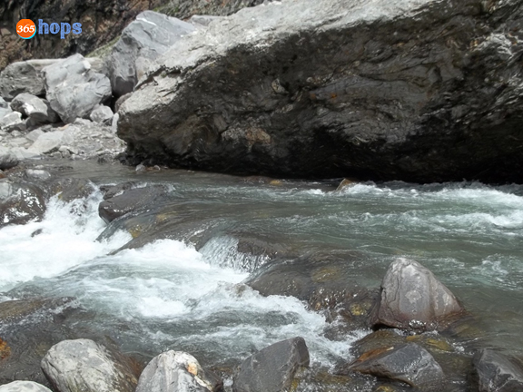 hampta pass trek in july