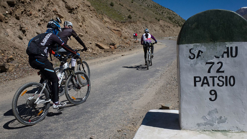 ladakh cycling expedition