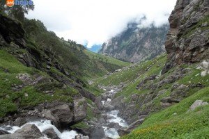 Best budget rafting and trekking experiences to enjoy in North India
