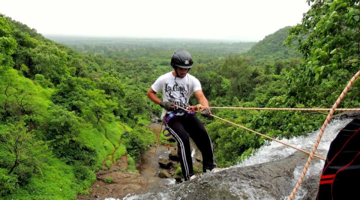 Waterfall Rappelling 
