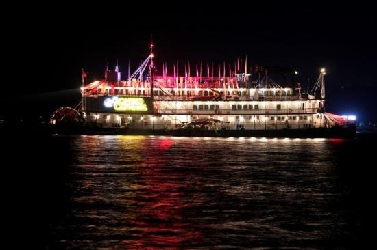 Overnight House Boat Trip