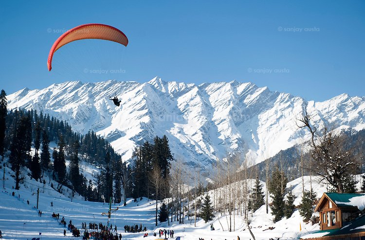 Paragliding in Manali
